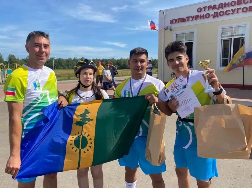 Фото 6 — События Нижнекамска: массовая драка на рынке