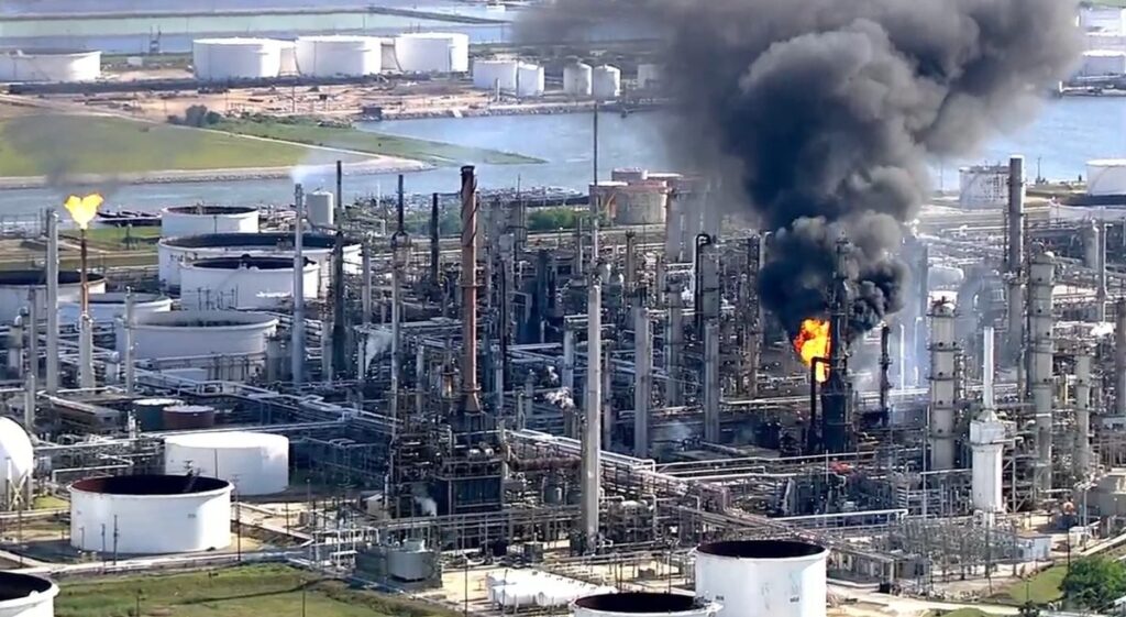 Фото 73 — Новости Нижневартовска: взрыв на нефтеперерабатывающем заводе