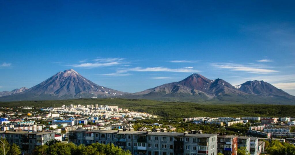 Фото 2 — События Петропавловска-Камчатского: выброс вулканического пепла